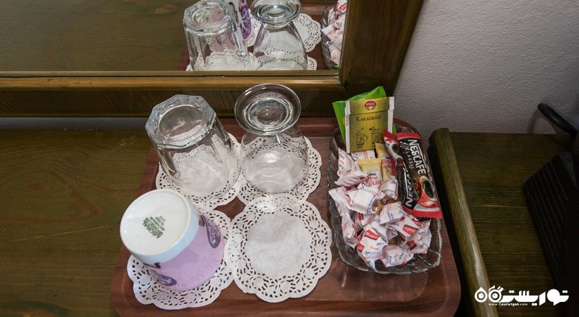 سرویس چای موجود در اتاق ها	